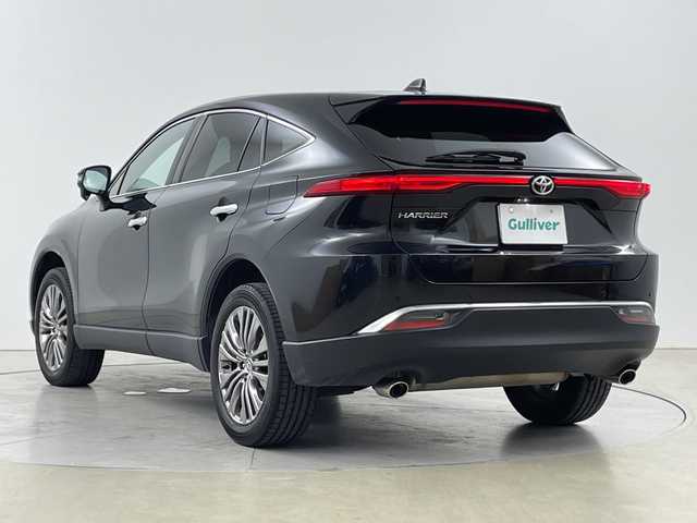 トヨタ ハリアー Z 道央・札幌 2023(令5)年 2.6万km プレシャスブラックパール ・４WD/寒冷地仕様/・トヨタセーフティセンス/・プリクラッシュセーフティ/・レーダークルーズコントロール/・ブラインドスポットモニター/・JBLサウンド/・純正１２.３インチディスプレイ/・ナビ.Bluetooth.フルセグ/・バックカメラ/TVキャンセラー/・パワーバックドア /・ハーフレザーシート/・LEDオートライト/オートハイビーム/・ミラーヒーター/・ビルトイン2.0ETC/・デジタルインナーミラー/・スマートキー
