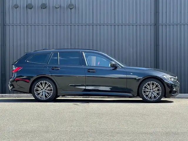 ＢＭＷ ３２０ｄ xDrive ツーリング Mスポーツ 福島県 2020(令2)年 2.5万km サファイアブラックP アダプティブクルーズコントロール/ブラインドスポットモニター/インテリジェントセーフティ/・レーンディパーチャーウォーニング/・衝突軽減システム/ヴァーネスカ・レザー/パワーリアゲート/シートヒーター/パワーシート/純正ナビ(BT/USB)/AppleCarPlay/360°/バックカメラ/純正18AW/パーキングアシスト/ETC2.0/ドライブレコーダー(前後)/アイドリングストップ/取扱説明書/保証書