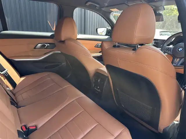 ＢＭＷ ３２０ｄ xDrive ツーリング Mスポーツ 福島県 2020(令2)年 2.5万km サファイアブラックP アダプティブクルーズコントロール/ブラインドスポットモニター/インテリジェントセーフティ/・レーンディパーチャーウォーニング/・衝突軽減システム/ヴァーネスカ・レザー/パワーリアゲート/シートヒーター/パワーシート/純正ナビ(BT/USB)/AppleCarPlay/360°/バックカメラ/純正18AW/パーキングアシスト/ETC2.0/ドライブレコーダー(前後)/アイドリングストップ/取扱説明書/保証書