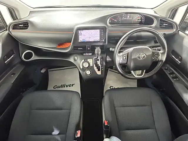 トヨタ シエンタ G 佐賀県 2018(平30)年 3.3万km ブラックマイカ 純正7インチナビ/フルセグTV/CD/Bluetooth/バックカメラ/オートライト/前方純正ドライブレコーダー/ビルトインETC/LEDヘッドライト/フォグライト/横滑り防止装置/ウォークスルー/両側パワースライドドア/スマートキー/スペアキー×１/純正フロアマット/純正15インチアルミホイール/ステアリングスイッチ/革巻きステアリング/ISOFIX対応シート/3列シート
