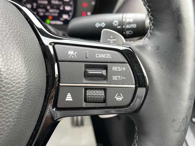 ホンダ ＺＲ－Ｖ ハイブリッド e:HEV Z 山形県 2023(令5)年 3.5万km プラチナホワイトパール 禁煙車/ワンオーナー/無限フルエアロ/無限18インチアルミホイール/BOSEサウンド/レザーシート/Honda SENSING/・衝突軽減ブレーキ（ＣＭＢＳ）/・路外逸脱抑制機能/・先行車発進お知らせ機能/・アダプティブクルーズコントロール（ＡＣＣ）/・車線維持支援システム（ＬＫＡＳ）/・標識認識機能/・誤発進抑制機能 /・近距離衝突軽減ブレーキ/ホンダコネクトディスプレイ/(ナビ.CD.DVD.BT.USB.SD.スマホ連携）/フルセグ/マルチビューカメラ/ETC2.0/パドルシフト/置くだけ充電/シートヒーター/ダウンヒルアシスト/パワーバックドア/電動パーキングブレーキ/オートホールド/パワーシート/シートヒーター/純正ドライブレコーダー/LEDヘッドライト/プッシュスタート/スマートキー