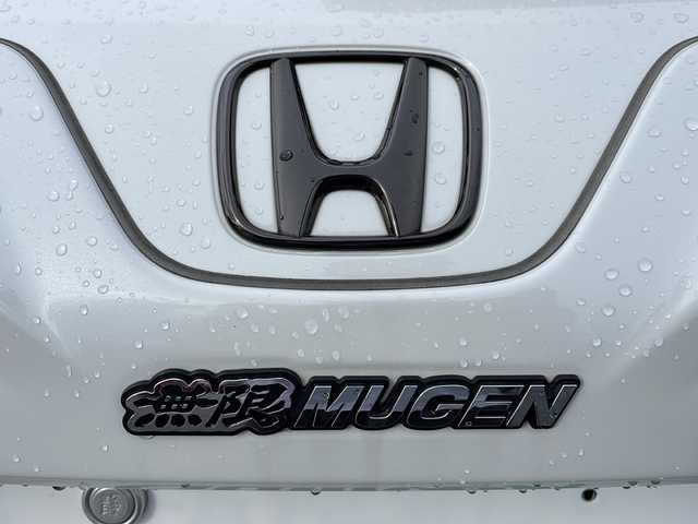 ホンダ ＺＲ－Ｖ ハイブリッド e:HEV Z 山形県 2023(令5)年 3.5万km プラチナホワイトパール 禁煙車/ワンオーナー/無限フルエアロ/無限18インチアルミホイール/BOSEサウンド/レザーシート/Honda SENSING/・衝突軽減ブレーキ（ＣＭＢＳ）/・路外逸脱抑制機能/・先行車発進お知らせ機能/・アダプティブクルーズコントロール（ＡＣＣ）/・車線維持支援システム（ＬＫＡＳ）/・標識認識機能/・誤発進抑制機能 /・近距離衝突軽減ブレーキ/ホンダコネクトディスプレイ/(ナビ.CD.DVD.BT.USB.SD.スマホ連携）/フルセグ/マルチビューカメラ/ETC2.0/パドルシフト/置くだけ充電/シートヒーター/ダウンヒルアシスト/パワーバックドア/電動パーキングブレーキ/オートホールド/パワーシート/シートヒーター/純正ドライブレコーダー/LEDヘッドライト/プッシュスタート/スマートキー