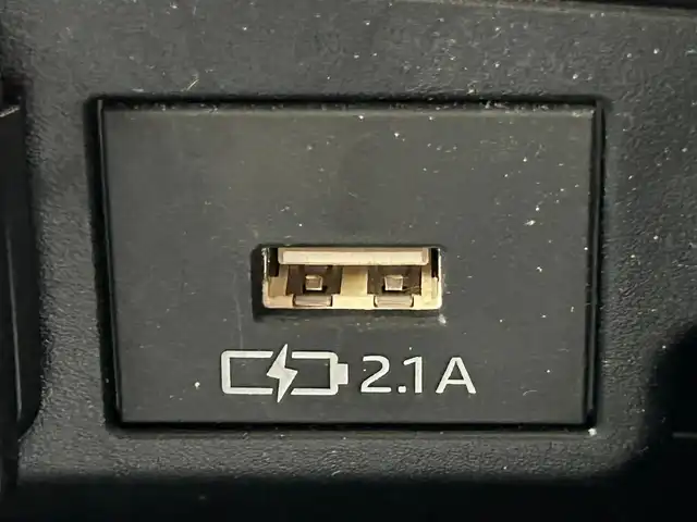 トヨタ カローラ スポーツ ハイブリッドG Z 静岡県 2021(令3)年 5.4万km プラチナホワイトパールマイカ トヨタセーフティーセンス/・プリクラッシュセーフティシステム/・レーントレーシングアシスト/・レーダークルーズコントロール/・オートマッチクハイビーム/・ロードサイドアシスト/純正９インチディスプレイオーディオ/インテリジェントクリアランスソナー/ドライブモードセレクト/・ECO.NORMAL・SPORT/丸形１灯式LEDヘッドランプ/LEDデイライト/LEDフロントフォグランプ/ルーフ同色ドアミラー/（電動オート格納/ヒーター/ウィンカーミラー）/225/40/R18インチ5本ツインスポーク/スポーツ/スェード＆レザー（レッド）/ビルトインETC/ステアリングスイッチ/シートヒーター(D席/N席）/前後社外ドライブレコーダー/ヘッドライトレベライザー