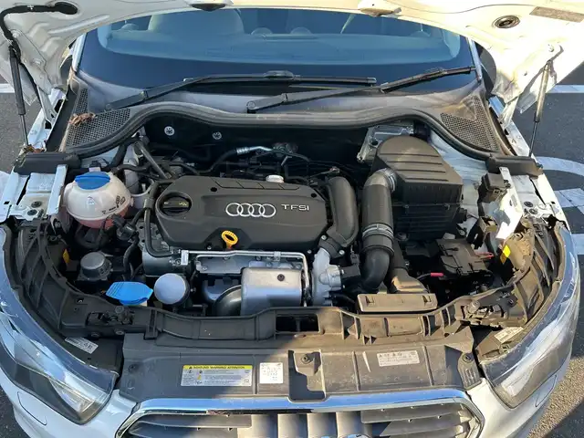 アウディ Ａ１ スポーツバック 1．4TFSI 神奈川県 2013(平25)年 7.6万km グレイシアホワイトメタリック 純正SDナビ（Q3MMi）/Bluetooth/CD/DVD/ワンセグ/プッシュスタート/スマートキー/純正１５インチアルミホイール/純正フロアマット/スペアキー/電動格納ミラー/フォグランプアイドリングストップ/ビルトインETC/取扱説明書/記録簿/横滑り防止装置