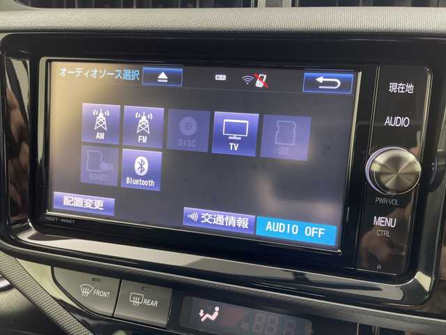 トヨタ アクア S 岐阜県 2017(平29)年 1.4万km スーパーレッドⅤ 純正SDナビ/CD/DVD/Bluetooth/フルセグTV/バックカメラ/寒冷地仕様/トラクションコントロール/車両安定性制御システム/電動格納ミラー/社外15インチアルミホイール/ドアバイザー