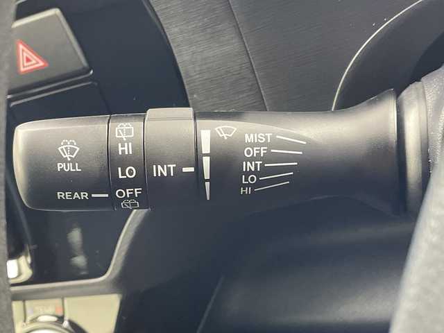 トヨタ アクア S 岐阜県 2017(平29)年 1.4万km スーパーレッドⅤ 純正SDナビ/CD/DVD/Bluetooth/フルセグTV/バックカメラ/寒冷地仕様/トラクションコントロール/車両安定性制御システム/電動格納ミラー/社外15インチアルミホイール/ドアバイザー