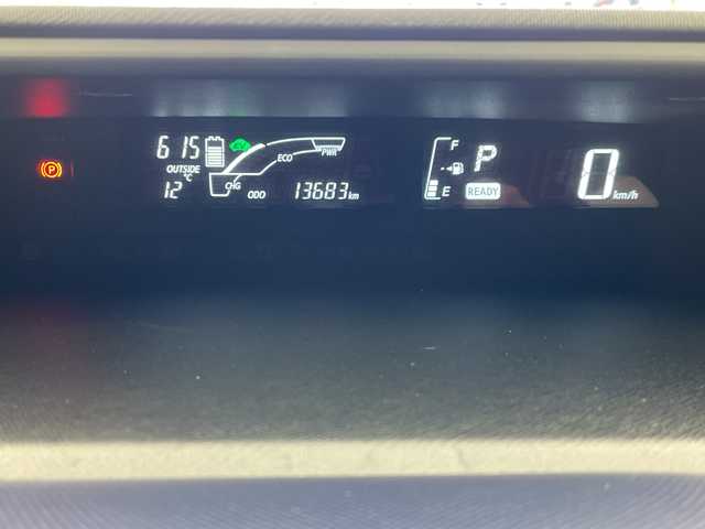 トヨタ アクア S 岐阜県 2017(平29)年 1.4万km スーパーレッドⅤ 純正SDナビ/CD/DVD/Bluetooth/フルセグTV/バックカメラ/寒冷地仕様/トラクションコントロール/車両安定性制御システム/電動格納ミラー/社外15インチアルミホイール/ドアバイザー