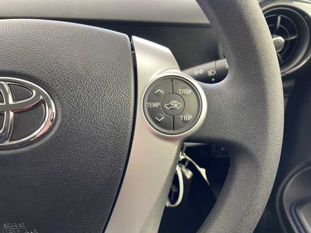 トヨタ アクア S 岐阜県 2017(平29)年 1.4万km スーパーレッドⅤ 純正SDナビ/CD/DVD/Bluetooth/フルセグTV/バックカメラ/寒冷地仕様/トラクションコントロール/車両安定性制御システム/電動格納ミラー/社外15インチアルミホイール/ドアバイザー