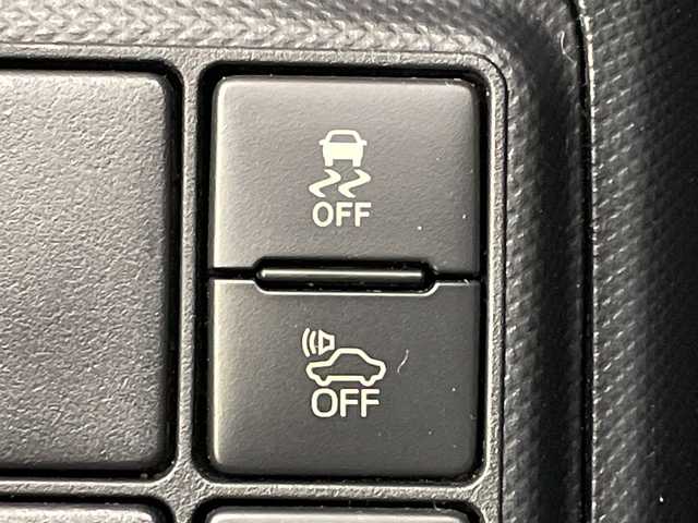 トヨタ アクア S 岐阜県 2017(平29)年 1.4万km スーパーレッドⅤ 純正SDナビ/CD/DVD/Bluetooth/フルセグTV/バックカメラ/寒冷地仕様/トラクションコントロール/車両安定性制御システム/電動格納ミラー/社外15インチアルミホイール/ドアバイザー