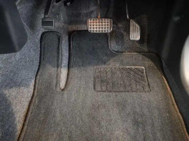 ダイハツ ムーヴ カスタム RS 静岡県 2013(平25)年 3.6万km シルキーマルーンクリスタルメタリック ターボ/ブリジストン製タイヤ/・2025年1月製/・SEIBERLING SL201/ストラーダナビ/・CN-R300WD/・フルセグ/・DVD再生/・CD再生/・Bluetooth接続/・SD/・HDMI/ETC/本革巻きステアリング/アイドリングストップ/ウインカーミラー/電動格納ミラー/オートライト/フォグライト/ドアバイザー/プッシュスタート/スマートキー×1/取扱説明書/新車保証書/整備記録簿/・新車1ヶ月、6ヶ月、H27、H29、H30、R1、R3、R5、R7