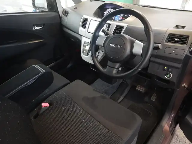 ダイハツ ムーヴ カスタム RS 静岡県 2013(平25)年 3.6万km シルキーマルーンクリスタルメタリック ターボ/ブリジストン製タイヤ/・2025年1月製/・SEIBERLING SL201/ストラーダナビ/・CN-R300WD/・フルセグ/・DVD再生/・CD再生/・Bluetooth接続/・SD/・HDMI/ETC/本革巻きステアリング/アイドリングストップ/ウインカーミラー/電動格納ミラー/オートライト/フォグライト/ドアバイザー/プッシュスタート/スマートキー×1/取扱説明書/新車保証書/整備記録簿/・新車1ヶ月、6ヶ月、H27、H29、H30、R1、R3、R5、R7