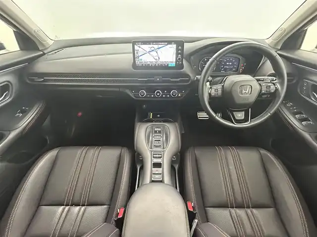 ホンダ ＺＲ－Ｖ ハイブリッド e:HEV Z 熊本県 2023(令5)年 1.6万km スーパープラチナグレーメタリック 禁煙車　/ＢＯＳＥサウンド　/純正ナビ（ＡｐｐｌＣａｒＰｌａｙ・ＡｎｄｒｏｉｄＡｕｔｏ・フルセグ）/全周囲カメラ　/ビルトインＥＴＣ２．０　/衝突軽減ブレーキ/ブラインドスポットモニター/アダブティブクルーズコントロール/先行車発進お知らせ機能/レーンキープアシスト/路外逸脱制御機能/標識認識機能　/横滑り防止/ダウンヒルアシスト/パワーバックドア　/前席シートヒーター/ステアリングヒーター/前席パワーシート/置くだけ充電/パドルシフト/オートライト/LEDヘッドライト/フォグライト/スマートキー/プッシュスタート/スペアキー1本/保証書/取扱説明書