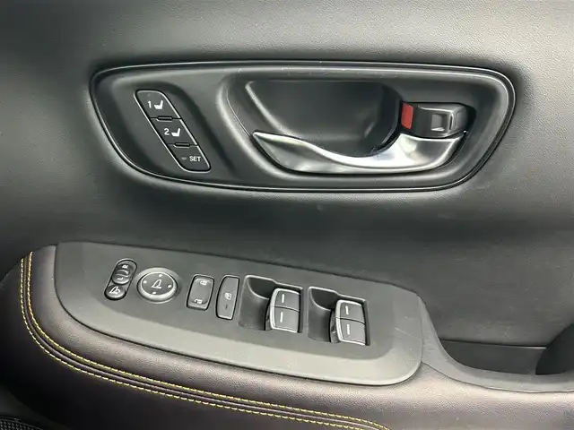 ホンダ ＺＲ－Ｖ ハイブリッド e:HEV Z 熊本県 2023(令5)年 1.6万km スーパープラチナグレーメタリック 禁煙車　/ＢＯＳＥサウンド　/純正ナビ（ＡｐｐｌＣａｒＰｌａｙ・ＡｎｄｒｏｉｄＡｕｔｏ・フルセグ）/全周囲カメラ　/ビルトインＥＴＣ２．０　/衝突軽減ブレーキ/ブラインドスポットモニター/アダブティブクルーズコントロール/先行車発進お知らせ機能/レーンキープアシスト/路外逸脱制御機能/標識認識機能　/横滑り防止/ダウンヒルアシスト/パワーバックドア　/前席シートヒーター/ステアリングヒーター/前席パワーシート/置くだけ充電/パドルシフト/オートライト/LEDヘッドライト/フォグライト/スマートキー/プッシュスタート/スペアキー1本/保証書/取扱説明書