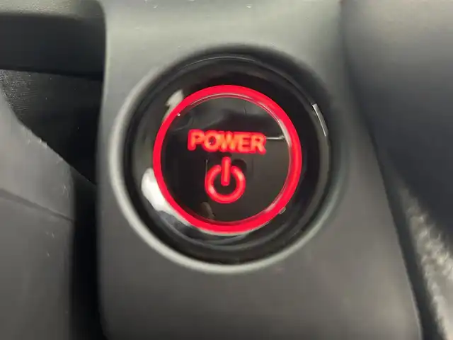 ホンダ ＺＲ－Ｖ ハイブリッド e:HEV Z 熊本県 2023(令5)年 1.6万km スーパープラチナグレーメタリック 禁煙車　/ＢＯＳＥサウンド　/純正ナビ（ＡｐｐｌＣａｒＰｌａｙ・ＡｎｄｒｏｉｄＡｕｔｏ・フルセグ）/全周囲カメラ　/ビルトインＥＴＣ２．０　/衝突軽減ブレーキ/ブラインドスポットモニター/アダブティブクルーズコントロール/先行車発進お知らせ機能/レーンキープアシスト/路外逸脱制御機能/標識認識機能　/横滑り防止/ダウンヒルアシスト/パワーバックドア　/前席シートヒーター/ステアリングヒーター/前席パワーシート/置くだけ充電/パドルシフト/オートライト/LEDヘッドライト/フォグライト/スマートキー/プッシュスタート/スペアキー1本/保証書/取扱説明書