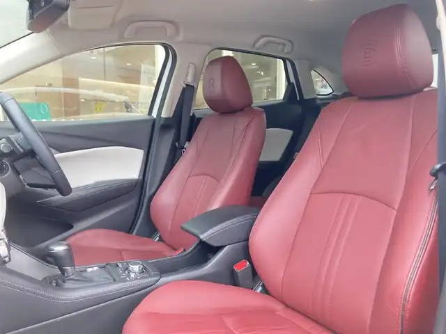 マツダ ＣＸ－３ 15S 100周年特別記念車 長崎県 2020(令2)年 5.9万km スノーフレイクホワイトパールマイカ BOSEサウンド/衝突被害軽減ブレーキ/レーダークルーズコントロール/レーンキープアシスト/メーカーOP・SDナビ/(Bluetooth接続・フルセグTV・DVD再生)/全方位カメラ・バックカメラ/前後ドライブレコーダー/ETC/赤革シート/・パワーシート/・シートヒーター/ステアリングヒーター/コーナーセンサー/横すべり防止装置/ヘッドアップディスプレイ/電子パーキング/オートホールド機能/MTモード付AT/パドルシフト