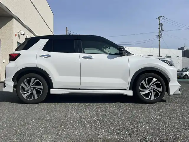 トヨタ ライズ Z 愛知県 2020(令2)年 5.8万km ブラックマイカメタリック/シャイニングホワイトパール バックカメラ/アイドリングストップ/ウィンカーミラー/クルーズコントロール/ドアバイザー/フォグランプ/プッシュスタート/ビルトインETC/モデリスタエアロ/ディスプレイオーディオ/アラウンドビューモニター/衝突軽減ブレーキ/パーキングアシスト/オートライト/レザーステアリング/シートヒーター(D席、N席）/USB×2/純正フロアマット/電動格納ミラー/カーテンエアバック/レーンキープ/コーナーセンサー/ブラインドスポットモニター
