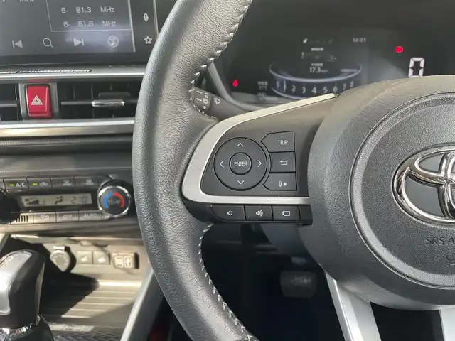 トヨタ ライズ Z 愛知県 2020(令2)年 5.8万km ブラックマイカメタリック/シャイニングホワイトパール バックカメラ/アイドリングストップ/ウィンカーミラー/クルーズコントロール/ドアバイザー/フォグランプ/プッシュスタート/ビルトインETC/モデリスタエアロ/ディスプレイオーディオ/アラウンドビューモニター/衝突軽減ブレーキ/パーキングアシスト/オートライト/レザーステアリング/シートヒーター(D席、N席）/USB×2/純正フロアマット/電動格納ミラー/カーテンエアバック/レーンキープ/コーナーセンサー/ブラインドスポットモニター