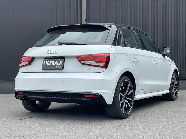 アウディ Ａ１ SB ミッドナイトリミテッド 香川県 2018(平30)年 5.1万km グレイシアホワイトメタリック 純正ナビ/フルセグTV/BT/CD/コーナーセンサー/スマートキー/ETC/Fドライブレコーダー/純正17インチアルミ/キセノンヘッドライト/オートライト