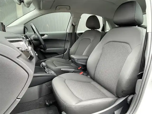 アウディ Ａ１ SB ミッドナイトリミテッド 香川県 2018(平30)年 5.1万km グレイシアホワイトメタリック 純正ナビ/フルセグTV/BT/CD/コーナーセンサー/スマートキー/ETC/Fドライブレコーダー/純正17インチアルミ/キセノンヘッドライト/オートライト
