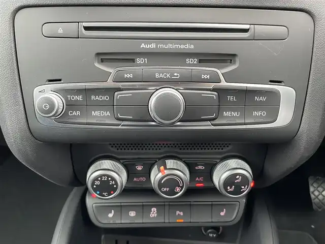 アウディ Ａ１ SB ミッドナイトリミテッド 香川県 2018(平30)年 5.1万km グレイシアホワイトメタリック 純正ナビ/フルセグTV/BT/CD/コーナーセンサー/スマートキー/ETC/Fドライブレコーダー/純正17インチアルミ/キセノンヘッドライト/オートライト