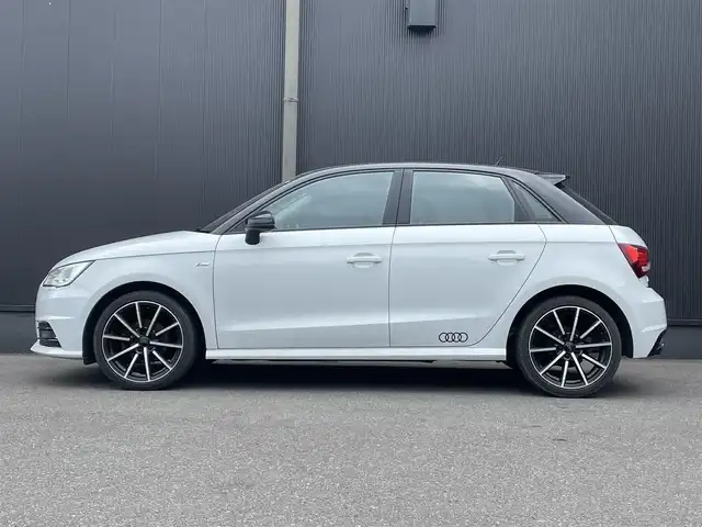 アウディ Ａ１ SB ミッドナイトリミテッド 香川県 2018(平30)年 5.1万km グレイシアホワイトメタリック 純正ナビ/フルセグTV/BT/CD/コーナーセンサー/スマートキー/ETC/Fドライブレコーダー/純正17インチアルミ/キセノンヘッドライト/オートライト