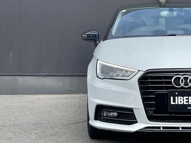 アウディ Ａ１ SB ミッドナイトリミテッド 香川県 2018(平30)年 5.1万km グレイシアホワイトメタリック 純正ナビ/フルセグTV/BT/CD/コーナーセンサー/スマートキー/ETC/Fドライブレコーダー/純正17インチアルミ/キセノンヘッドライト/オートライト