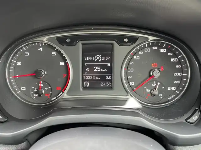 アウディ Ａ１ SB ミッドナイトリミテッド 香川県 2018(平30)年 5.1万km グレイシアホワイトメタリック 純正ナビ/フルセグTV/BT/CD/コーナーセンサー/スマートキー/ETC/Fドライブレコーダー/純正17インチアルミ/キセノンヘッドライト/オートライト
