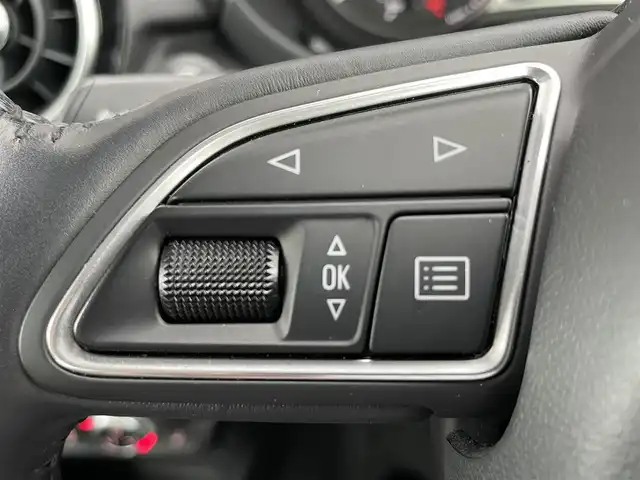 アウディ Ａ１ SB ミッドナイトリミテッド 香川県 2018(平30)年 5.1万km グレイシアホワイトメタリック 純正ナビ/フルセグTV/BT/CD/コーナーセンサー/スマートキー/ETC/Fドライブレコーダー/純正17インチアルミ/キセノンヘッドライト/オートライト