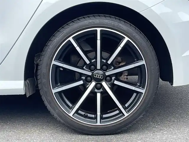 アウディ Ａ１ SB ミッドナイトリミテッド 香川県 2018(平30)年 5.1万km グレイシアホワイトメタリック 純正ナビ/フルセグTV/BT/CD/コーナーセンサー/スマートキー/ETC/Fドライブレコーダー/純正17インチアルミ/キセノンヘッドライト/オートライト