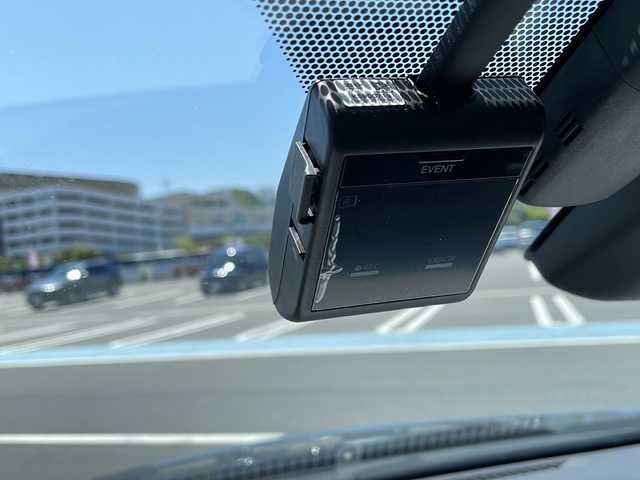 トヨタ プリウス SセーフティプラスⅡ 愛知県 2020(令2)年 4.7万km グレーメタリック 衝突軽減システム/純正９型SDナビ/全方位カメラ/レーダークルーズコントロール/フルセグ/CD/DVD/Bluetooth/バックカメラ/コーナーセンサー/ブラインドスポットモニター/LEDヘッドライト/オートマチックハイビーム/ETC/ステアリングスイッチ/スマートキー/プッシュスタート