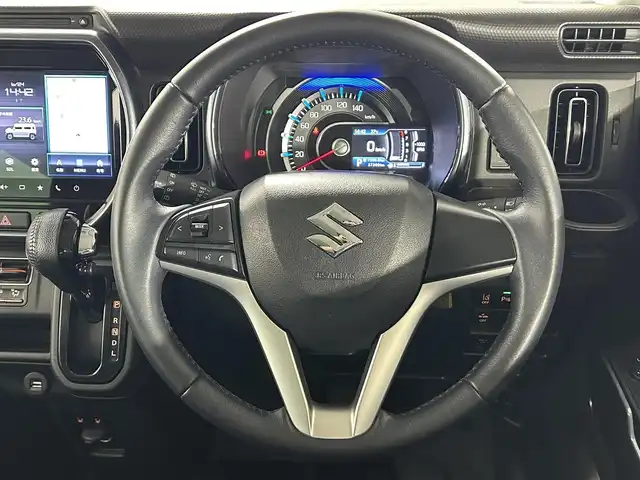 スズキ ハスラー Jスタイル 佐賀県 2021(令3)年 3.8万km ピュアホワイトパール/ガンメタリック2トーン 純正9インチナビ/フルセグTV/Bluetooth/CD/DVD/全周囲カメラ/ビルトインETC/前方後方ドライブレコーダー/運転席・助手席シートヒーター/衝突被害軽減システム/車線逸脱警報/パーキングソナー/ステアリングスイッチ/LEDヘッドライト/オートライト/オートマチックハイビーム/純正フロアマット/純正15インチアルミホイール
