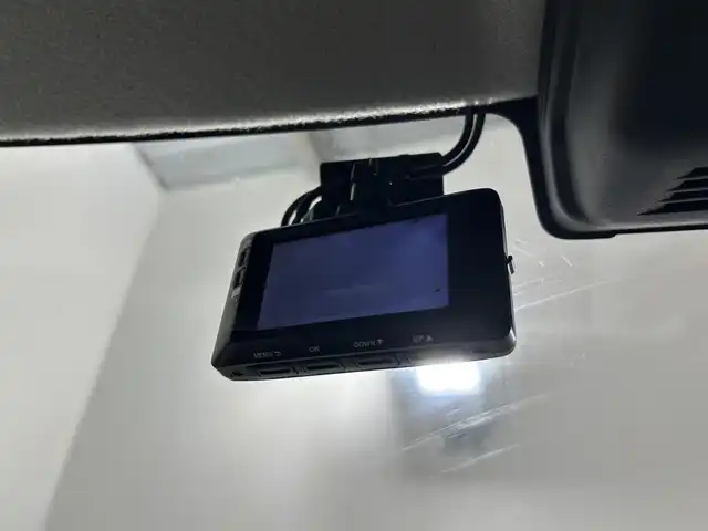 スズキ ハスラー Jスタイル 佐賀県 2021(令3)年 3.8万km ピュアホワイトパール/ガンメタリック2トーン 純正9インチナビ/フルセグTV/Bluetooth/CD/DVD/全周囲カメラ/ビルトインETC/前方後方ドライブレコーダー/運転席・助手席シートヒーター/衝突被害軽減システム/車線逸脱警報/パーキングソナー/ステアリングスイッチ/LEDヘッドライト/オートライト/オートマチックハイビーム/純正フロアマット/純正15インチアルミホイール