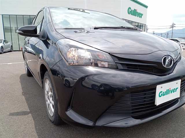 トヨタ ヴィッツ F 福井県 2014(平26)年 6.6万km ブラックマイカ カーオーディオ/・（FM/AM/CD）/横滑り防止装置/ライトレベライザー/電動格納ウィンカーミラー/サマータイヤ積込/ホイールキャップ積込/純正フロアマット/スマートキー