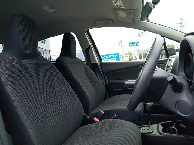 トヨタ ヴィッツ F 福井県 2014(平26)年 6.6万km ブラックマイカ カーオーディオ/・（FM/AM/CD）/横滑り防止装置/ライトレベライザー/電動格納ウィンカーミラー/サマータイヤ積込/ホイールキャップ積込/純正フロアマット/スマートキー