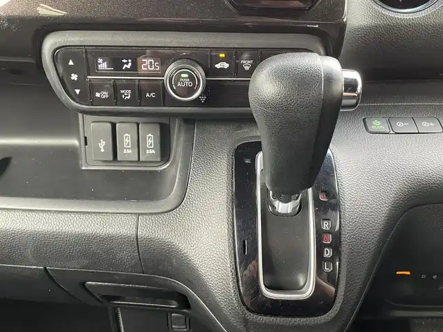 ホンダ Ｎ ＢＯＸ カスタム G L ホンダセンシング 福岡県 2017(平29)年 10.8万km クリスタルブラックパール (株)IDOMが運営する【じしゃロン八幡西店】の自社ローン専用車両になります。こちらは現金またはオートローンご利用時の価格です。自社ローンご希望の方は別途その旨お申付け下さい/純正8インチナビ(VXU-185NBi)/【Bluetooth・CD・DVD・TV】/バックカメラ/純正アルミホイール/純正フロアマット/純正リアスポイラー/フロントフォグランプ/LED/ETC/パワースライドドア/プッシュスタート/スマートキー/カーテンエアバック