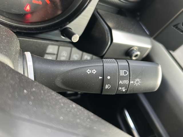 スズキ ジムニー シエラ JC 道北・旭川 2024(令6)年 0.6万km ミディアムグレー /４WD//禁煙車//ワンオーナー//衝突軽減システム//レーンキープアシスト//クルーズコントロール//社外ディスプレイオーディオ/BT/ラジオ/アンドロイドオート/アップルカープレイ//バックカメラ//社外ミラー型ドライブレコーダー//社外スロットルコントローラー//アイドリングストップ//オートエアコン//ミラーヒーター//前席シートヒーター//革巻きステアリング//ステアリングスイッチ//オートライト//LEDヘッドライト//フォグランプ//ミラーウィンカー//ヘッドライトウォッシャー//電動格納ミラー//ドアバイザー//社外テールランプ//社外AWマッドタイヤ積込み//保証書//取説