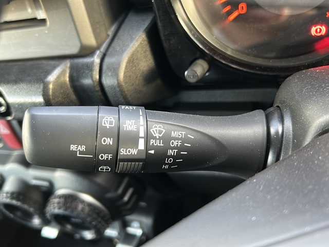 スズキ ジムニー シエラ JC 道北・旭川 2024(令6)年 0.6万km ミディアムグレー /４WD//禁煙車//ワンオーナー//衝突軽減システム//レーンキープアシスト//クルーズコントロール//社外ディスプレイオーディオ/BT/ラジオ/アンドロイドオート/アップルカープレイ//バックカメラ//社外ミラー型ドライブレコーダー//社外スロットルコントローラー//アイドリングストップ//オートエアコン//ミラーヒーター//前席シートヒーター//革巻きステアリング//ステアリングスイッチ//オートライト//LEDヘッドライト//フォグランプ//ミラーウィンカー//ヘッドライトウォッシャー//電動格納ミラー//ドアバイザー//社外テールランプ//社外AWマッドタイヤ積込み//保証書//取説