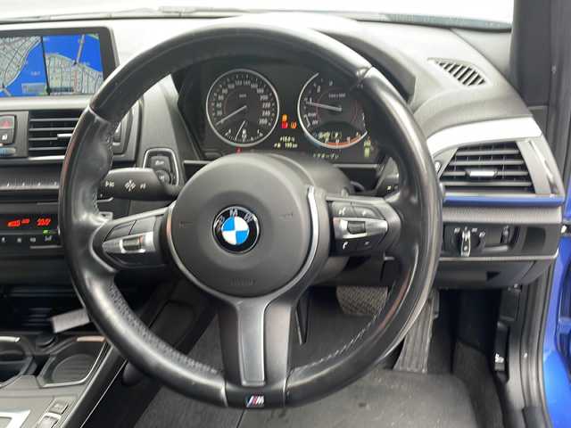 ＢＭＷ １１６ｉ Mスポーツ 宮崎県 2015(平27)年 5.7万km マリナベイブルー 純正ナビ Bluetooth バックカメラ CDチェンジャー ETC 前方ドライブレコーダー ハーフレザーシート 純正フロアマット 純正アルミホイール LEDライト オートライト アイドリングストップ