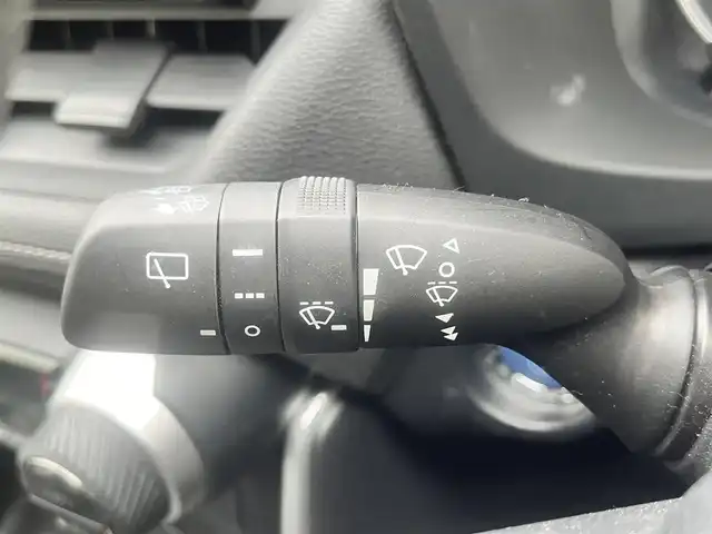 トヨタ ＲＡＶ４ ハイブリットX 島根県 2019(令1)年 4.8万km ホワイトパールクリスタルシャイン ワンオーナー　/純正９インチＳＤナビ　/（フルセグＴＶ・ＤＶＤ再生・Ｂｌｕｅｔｏｏｔｈ接続）/バックカメラ　/前後ドライブレコーダー/ビルトインＥＴＣ　/レーダークルーズコントロール/レーンキープアシスト/衝突軽減システム/ブラインドスポットモニター/インテリジェンスクリアランスソナー/オートハイビーム／ライト/デジタルインナーミラー/純正LEDヘッドライト/純正17インチアルミホイール/ハーフレザー調シートカバー/純正フロアマット/取扱説明書／保証書/スペアキー1本