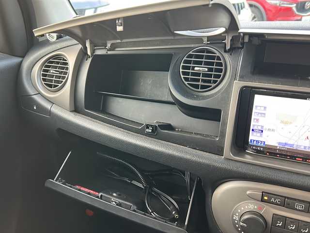 ダイハツ ミラ ジーノ ミニライト 石川県 2004(平16)年 9.4万km ブリティッシュグリーンマイカ ワンオーナー/社外メモリーナビゲーション/【FM/AM・CD/DVD・Bluetooth】/・フルセグTV/前方ドライブレコーダー/KENWOODスピーカー/momoハンドル/オートライト/・フォグランプ/電格ミラー/社外フロアマット