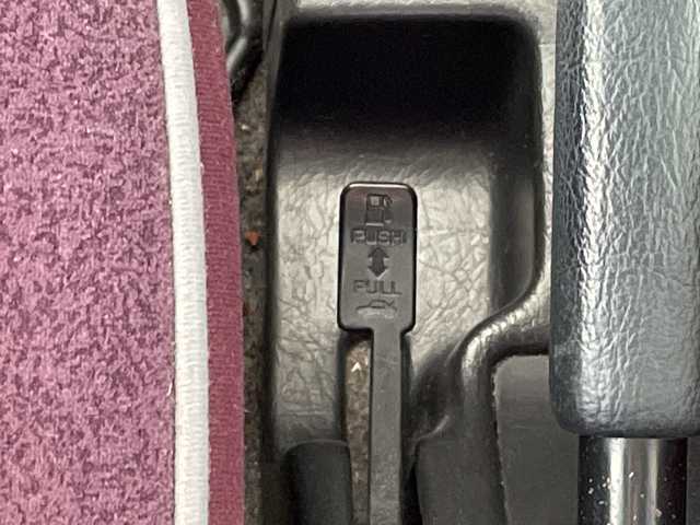 ダイハツ ミラ ジーノ 岐阜県 2000(平12)年 8.7万km ホワイトパールマイカ /純正オーディオ/（AM/FM/CD）//パワーウィンドウ//電動調整ミラー//ドアバイザー//純正フロアマット//エアコン//ベンチシート//エアバック//スタッドレスタイヤホイールセット//木目ハンドル//木目インパネ//紫シート