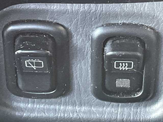 ダイハツ ミラ ジーノ 岐阜県 2000(平12)年 8.7万km ホワイトパールマイカ /純正オーディオ/（AM/FM/CD）//パワーウィンドウ//電動調整ミラー//ドアバイザー//純正フロアマット//エアコン//ベンチシート//エアバック//スタッドレスタイヤホイールセット//木目ハンドル//木目インパネ//紫シート