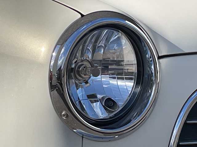 ダイハツ ミラ ジーノ 岐阜県 2000(平12)年 8.7万km ホワイトパールマイカ /純正オーディオ/（AM/FM/CD）//パワーウィンドウ//電動調整ミラー//ドアバイザー//純正フロアマット//エアコン//ベンチシート//エアバック//スタッドレスタイヤホイールセット//木目ハンドル//木目インパネ//紫シート