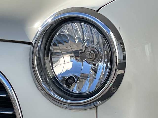 ダイハツ ミラ ジーノ 岐阜県 2000(平12)年 8.7万km ホワイトパールマイカ /純正オーディオ/（AM/FM/CD）//パワーウィンドウ//電動調整ミラー//ドアバイザー//純正フロアマット//エアコン//ベンチシート//エアバック//スタッドレスタイヤホイールセット//木目ハンドル//木目インパネ//紫シート