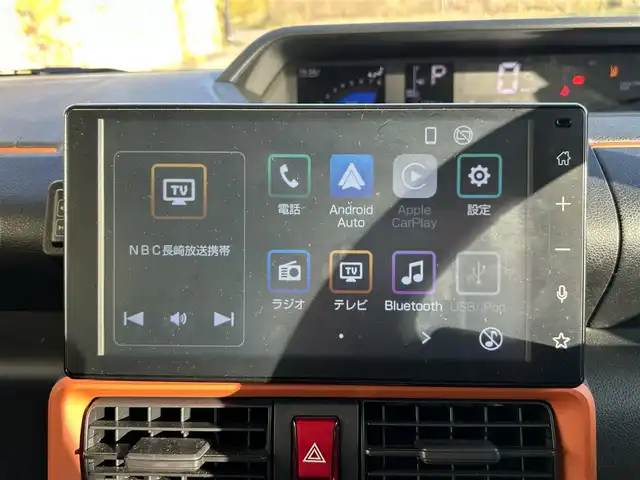 ダイハツ タント ファンクロスターボ 長崎県 2023(令5)年 4.4万km ブラックマイカメタリック/サンドベージュメタリック ワンオーナー/10インチディスプレイオーディオ/（Bluetooth/フルセグ）/バックカメラ/衝突軽減システム/レーンアシスト/両側パワースライドドア/ルーフレール/前後ソナー/前後ドライブレコーダー/シートカバー/シートヒーター/ETC/ステアリングスイッチ/純正15インチAW/AppleCarplay・AndroidAuto/USB