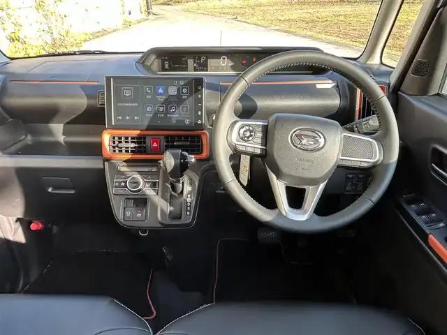 ダイハツ タント ファンクロスターボ 長崎県 2023(令5)年 4.4万km ブラックマイカメタリック/サンドベージュメタリック ワンオーナー/10インチディスプレイオーディオ/（Bluetooth/フルセグ）/バックカメラ/衝突軽減システム/レーンアシスト/両側パワースライドドア/ルーフレール/前後ソナー/前後ドライブレコーダー/シートカバー/シートヒーター/ETC/ステアリングスイッチ/純正15インチAW/AppleCarplay・AndroidAuto/USB