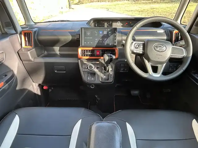 ダイハツ タント ファンクロスターボ 長崎県 2023(令5)年 4.4万km ブラックマイカメタリック/サンドベージュメタリック ワンオーナー/10インチディスプレイオーディオ/（Bluetooth/フルセグ）/バックカメラ/衝突軽減システム/レーンアシスト/両側パワースライドドア/ルーフレール/前後ソナー/前後ドライブレコーダー/シートカバー/シートヒーター/ETC/ステアリングスイッチ/純正15インチAW/AppleCarplay・AndroidAuto/USB