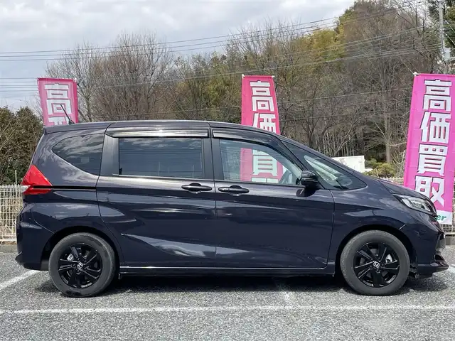 ホンダ フリード ハイブリット G ブラックスタイル 埼玉県 2022(令4)年 1.9万km トワイライトミストブラックパール 前席シートヒーター/社外ナビTV/・AM/FM・フルセグ/ビルトインETC/バックカメラ/衝突軽減ブレーキ/オートライト/HIDヘッドライト/ウインカーミラー/レーダークルーズコントロール/両側パワースライドドア/ドライブレコーダー/ドアバイザー/純正フロアマット/プッシュスタート/スマートキー×2/保証書付整備手帳/取扱説明書