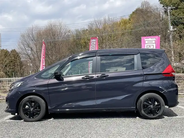 ホンダ フリード ハイブリット G ブラックスタイル 埼玉県 2022(令4)年 1.9万km トワイライトミストブラックパール 前席シートヒーター/社外ナビTV/・AM/FM・フルセグ/ビルトインETC/バックカメラ/衝突軽減ブレーキ/オートライト/HIDヘッドライト/ウインカーミラー/レーダークルーズコントロール/両側パワースライドドア/ドライブレコーダー/ドアバイザー/純正フロアマット/プッシュスタート/スマートキー×2/保証書付整備手帳/取扱説明書