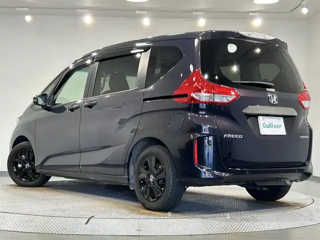 ホンダ フリード ハイブリット G ブラックスタイル 愛知県 2022(令4)年 1.9万km トワイライトミストブラックパール カロッツェリア８インチナビ　/（FM/AM/Bluetooth/iPod/USB/HDMI/AUX/フルセグTV)/衝突軽減ブレーキ　/両側電動スライドドア　/レーダークルーズコントロール　/ビルトインＥＴＣ　/シートヒーター　/ＬＥＤヘッドライト　/バックカメラ　/ドライブレコーダー　/レーンアシスト　/プッシュスタート/後席サンバイザー/スマートキー